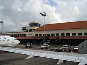 330px-Denpasar_national_terminal&old_tower