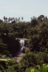 IMG_7543-tegenungan-waterfall-bali-the-travelling-light-2_670