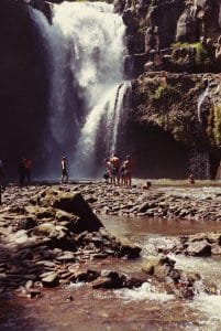IMG_7578-tegenungan-waterfall-bali-the-travelling-light_670